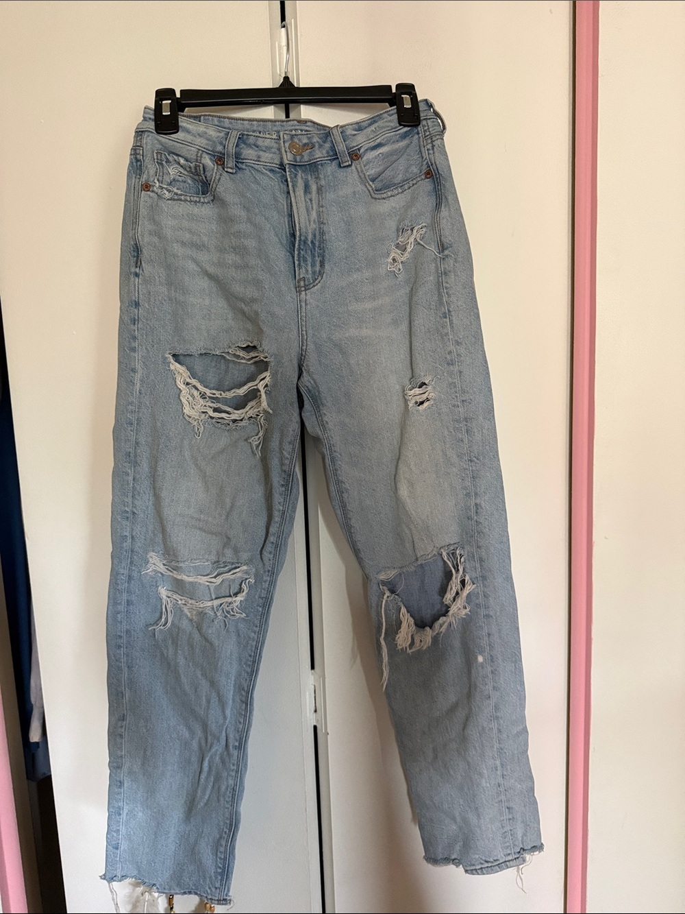 American Eagle Outfitters Light Wash Distressed Boyfriend Jeans